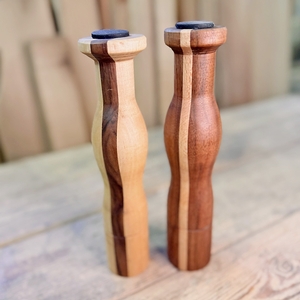 Salz- und Pfeffermühle Ahorn und Nussbaum