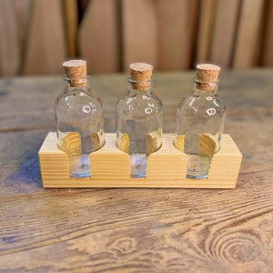 Kleine Vase aus Kiefer