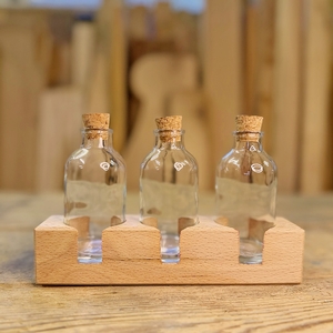 Kleine Vase aus Buche